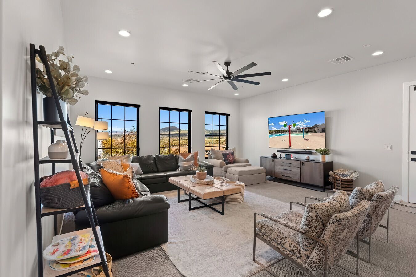 Una Smart TV, una chimenea, videojuegos, una mesa de tenis de mesa