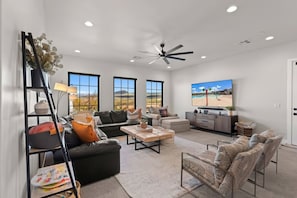 Smart TV, fireplace, video games, table tennis