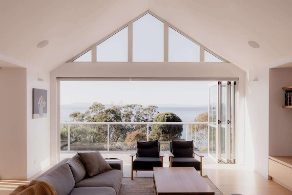 Télévision, espaces bureaux