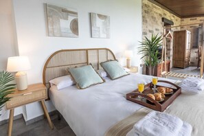 1 bedroom, iron/ironing board, travel crib, WiFi