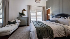 3 chambres, fer et planche à repasser, accès Internet, draps fournis