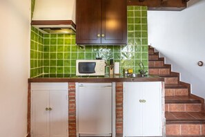 Microwave, oven, stovetop, coffee/tea maker