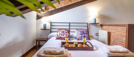 1 bedroom, iron/ironing board, travel cot, WiFi