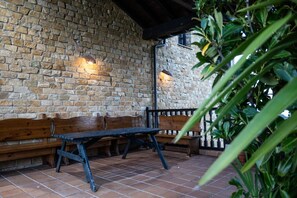 Outdoor dining - intimate retreat overlooking the sea (Marianes)