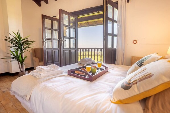 2 bedrooms, iron/ironing board, travel cot, WiFi - Infinite autumn in the Asturian coast with family (Marianes)