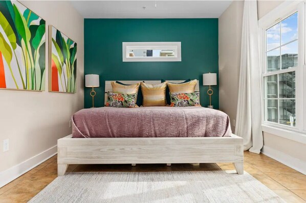 4 bedrooms, iron/ironing board, WiFi, bed sheets - Modern Luxury Seascape- Steps to the ocean! (Myrtle Beach)