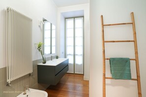 Douche, bidet