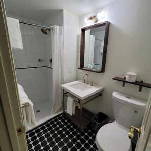 Hårtørrer, håndklæder, Sæbe, Toiletpapir