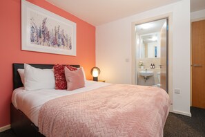 2 Schlafzimmer, Bügeleisen/Bügelbrett, WLAN, Bettwäsche