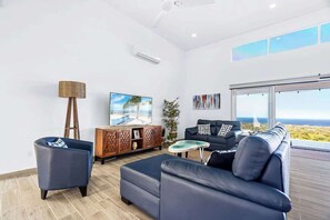 TV, offices - Ocean View Villa &  Private Pool in Mar Vista (Flamingo)
