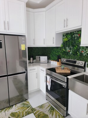 Microondas, horno y parrilla de estufa 