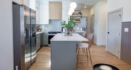 Cozy Townhome Stay by Trails, River & Greens