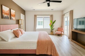 4 bedrooms, iron/ironing board, WiFi, bed sheets