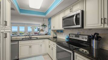 Condo (2 Bedrooms) | Property amenity