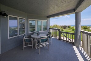 Condo (2 Bedrooms) | Property amenity