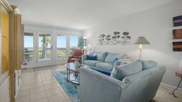 Condo (2 Bedrooms) | Living area