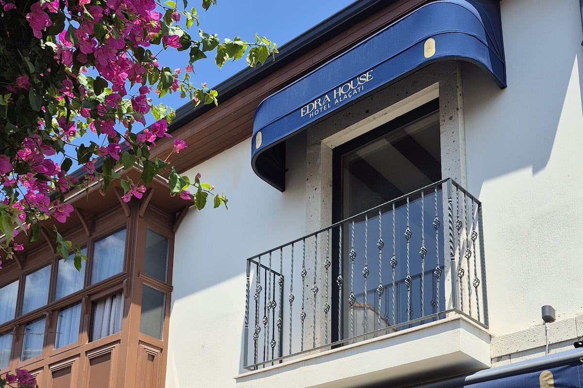 Deluxe kamer | Italiaanse Frette-lakens, luxe beddengoed, een minibar