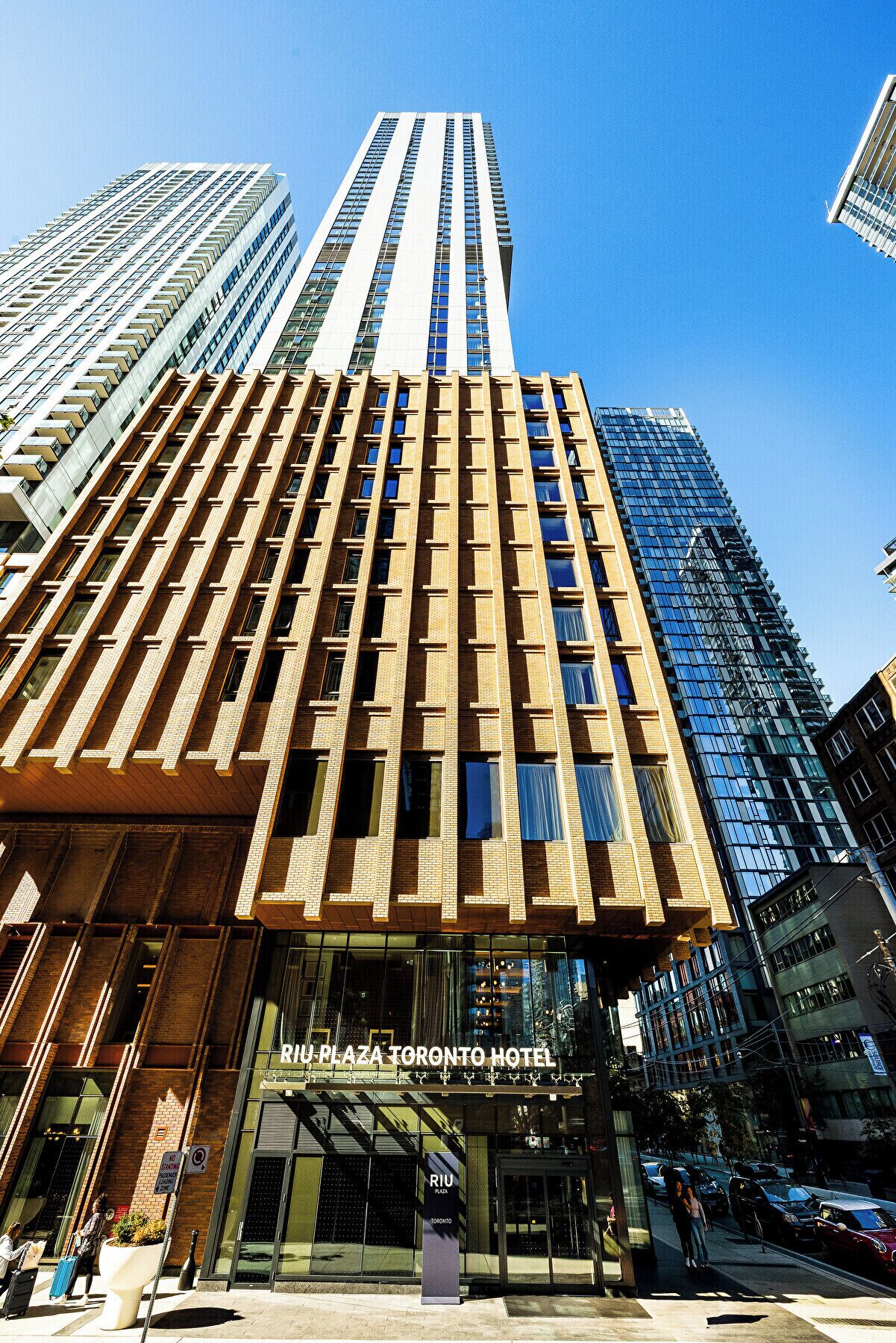 Photo - Riu Plaza Toronto