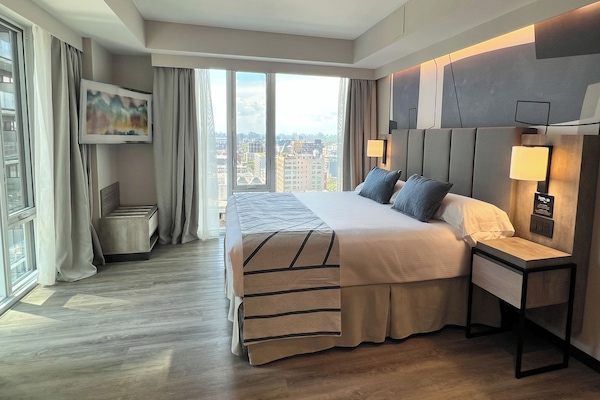Deluxe Suite, 1 King Bed with Sofa bed (Senior)