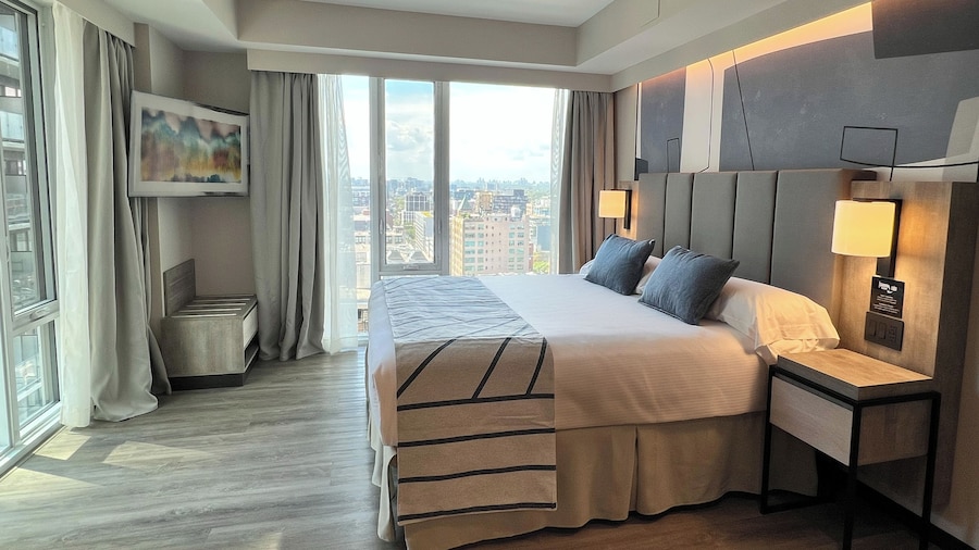 Hotel Riu Plaza Toronto