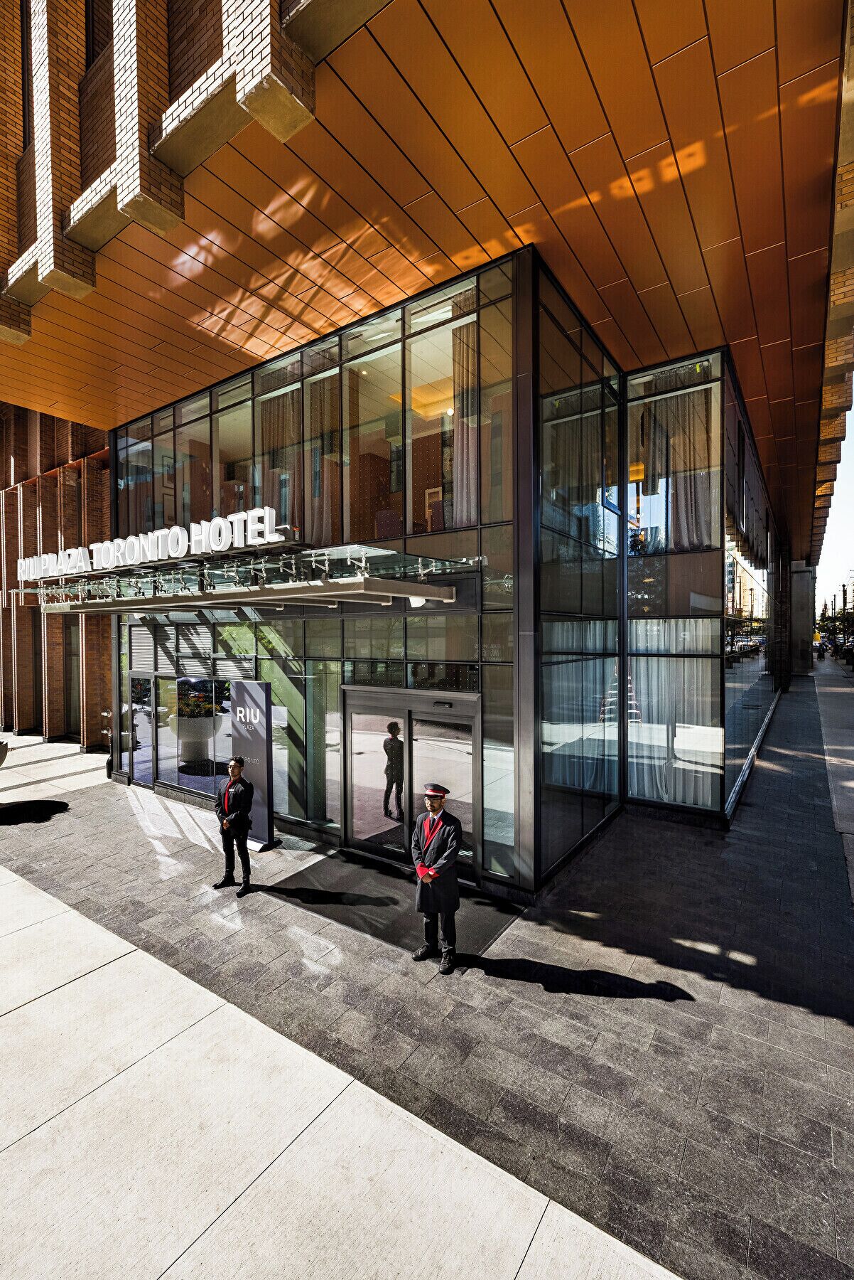 Photo - Riu Plaza Toronto