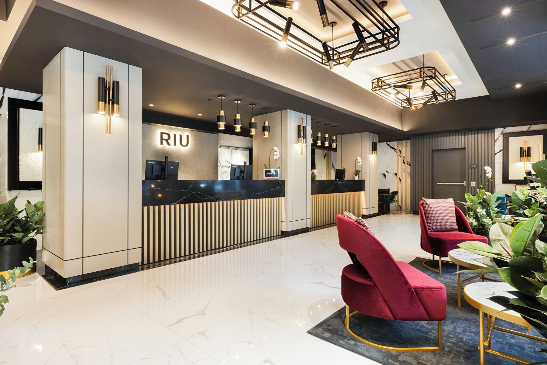 Photo - Riu Plaza Toronto