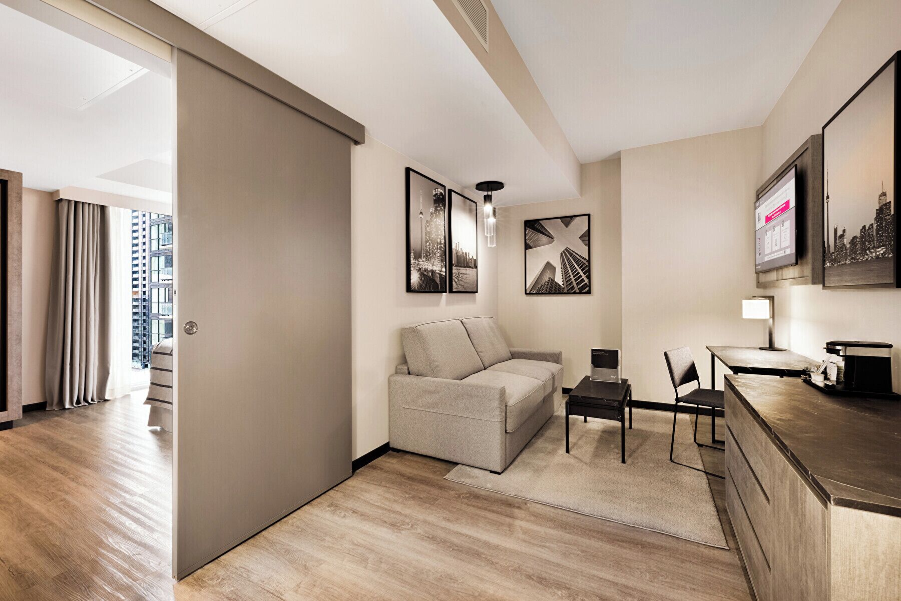 Photo - Riu Plaza Toronto