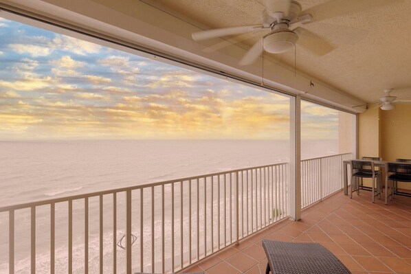 Imagen sin descripción, 1 de 32, botón