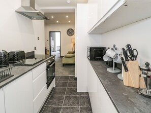 Dishwasher, cookware/dishes/utensils