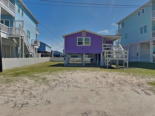 Surfside Beach Bungalow by Ryson Vacation Rentals