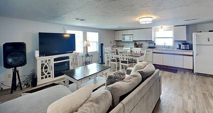 Surfside Beach Bungalow by Ryson Vacation Rentals