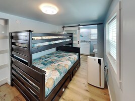 House (2 Bedrooms) | Property amenity