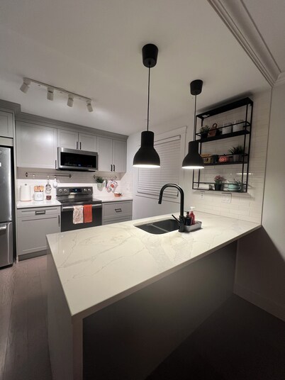 Charming Guesthouse Retreat - Calm Mornings, Cozy Nights!