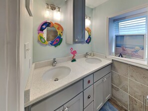 House (4 Bedrooms) | Property amenity - Dolphin Paradise by Miss Kitty’s (Aransas Pass)