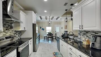 House (3 Bedrooms) | Property amenity