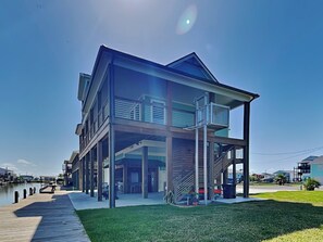 House (4 Bedrooms) | Property amenity - The Salty Dog at Copano Bay by Miss Kitty’s (Rockport)