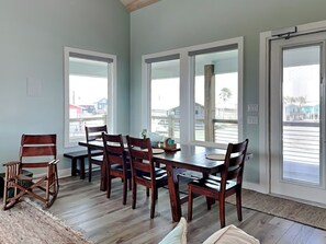 House (4 Bedrooms) | Property amenity - The Salty Dog at Copano Bay by Miss Kitty’s (Rockport)