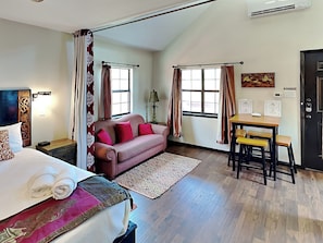 House (1 Bedroom) | Property amenity