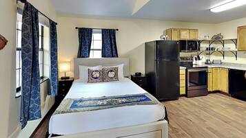 House (2 Bedrooms) | Property amenity