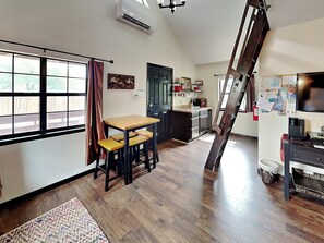 House (1 Bedroom) | Property amenity