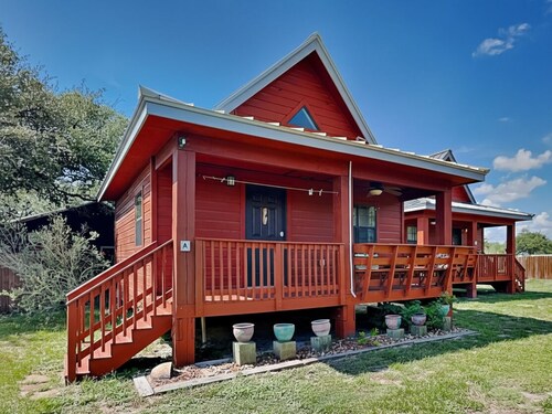 SabaiDii Guesthouse A & B by Miss Kitty’s