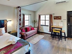 Property amenity - SabaiDii Guesthouse A & B by Miss Kitty’s (Rockport)