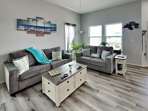 House (2 Bedrooms) | Property amenity - Kat's Place by Miss Kitty’s (Rockport)