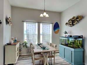 House (2 Bedrooms) | Property amenity - Kat's Place by Miss Kitty’s (Rockport)