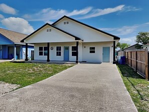 House (2 Bedrooms) | Property amenity - Bayside Abode by Miss Kitty’s (Rockport)