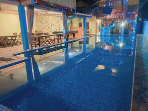 Outdoor pool - Golden Dragon House Vang Vieng (Vang Vieng)