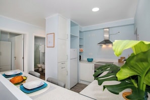 Fridge, microwave, oven, coffee/tea maker