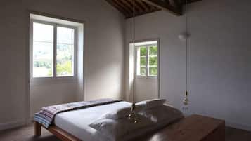 1 quarto, ferros/tábuas de passar roupa, acesso à internet