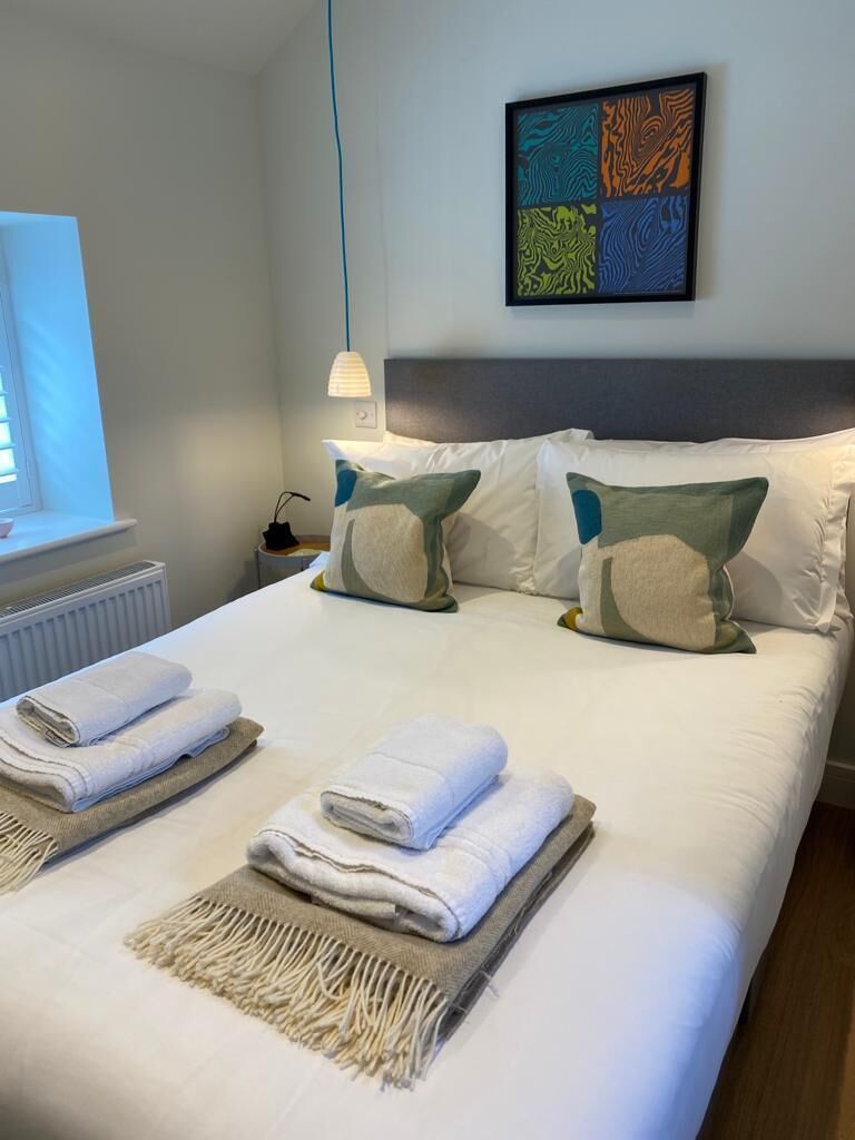 1 bedroom, desk, iron/ironing board, WiFi (free)