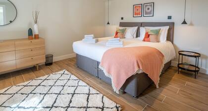 Asunto-Basic-Oma kylpyhuone-Ei näkymää-The Den